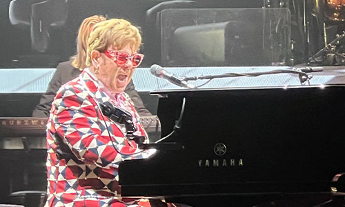 Elton John Singing During Farewell to Yellow Brick Road Tour