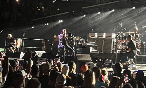 Pearl Jam kicks off tour in St Paul