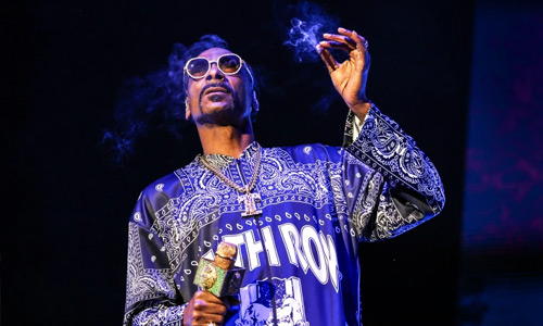 Snoop Dogg not giving up smoking