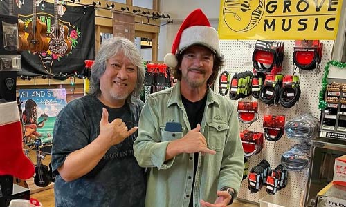 Eddie Vedder Christmas gift to children in Hawaii