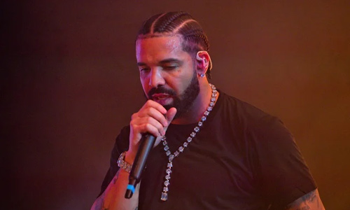 Drake pays tribute to mother and daughter that were killed after St. Louis concert