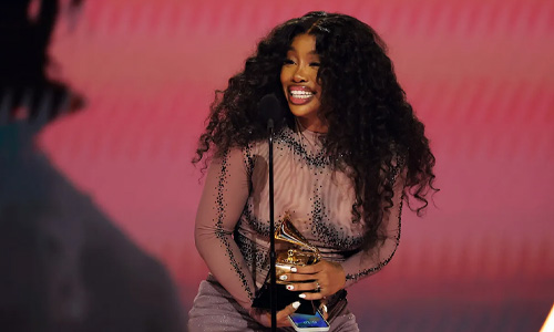 SZA wins Grammy Award for Best R&B Song