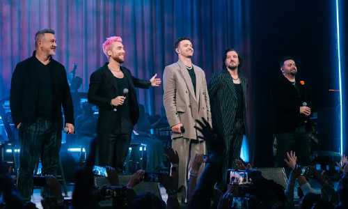 *NSYNC reunites with Justin Timberlake at concert in LA